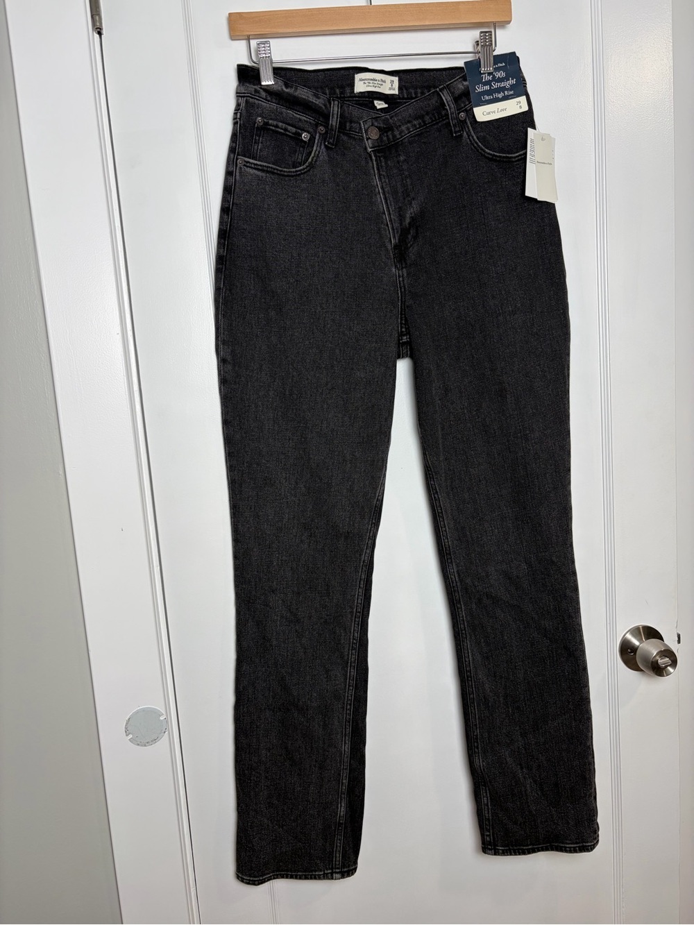 Abercrombie & Fitch The 90s Slim Straight Ultra High Rise Jeans 29